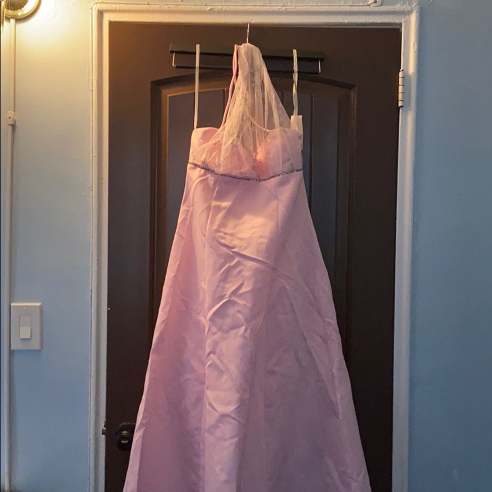 NEW dress. size 3! baby pink. perfect for prom!